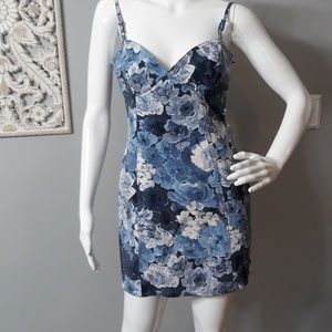 Laundry Size 4 Floral Dresse
